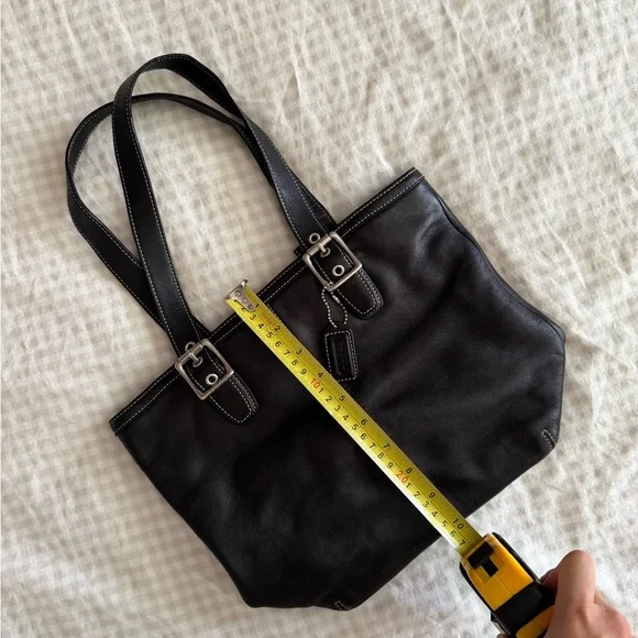 Vintage Coach Hamptons 9572 Leather Tote - Picture 7 of 10